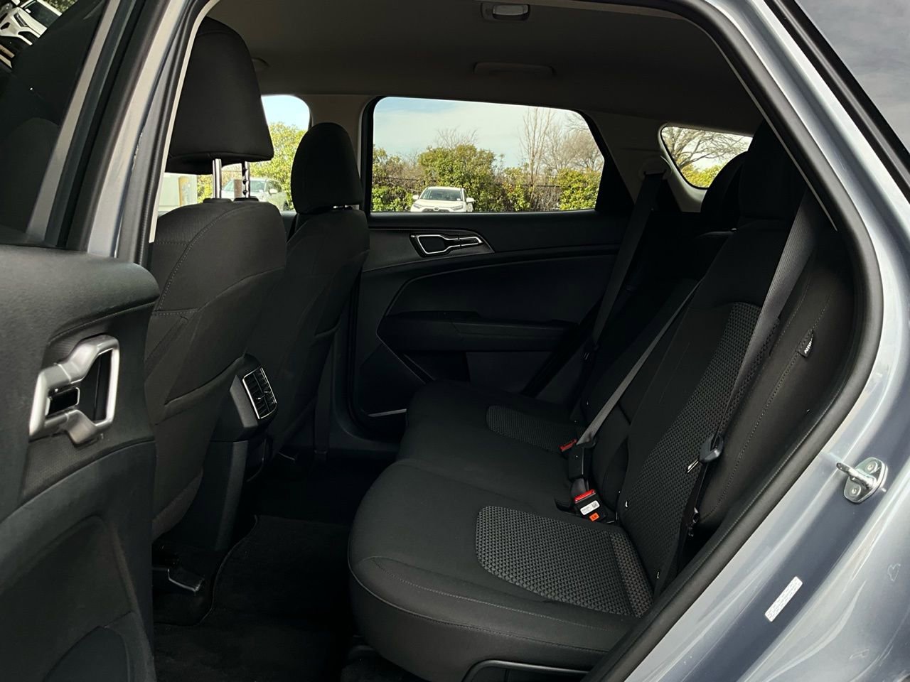 Used 2025 Kia Sportage LX image 11