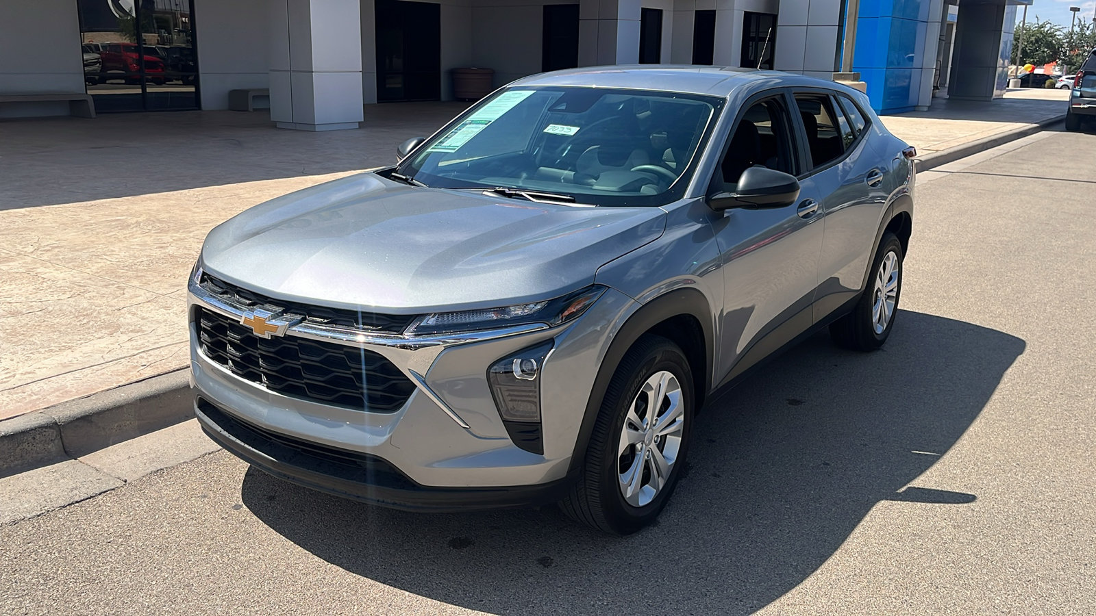 Used 2024 Chevrolet Trax LS w/ Driver Confidence Package FWD image 3