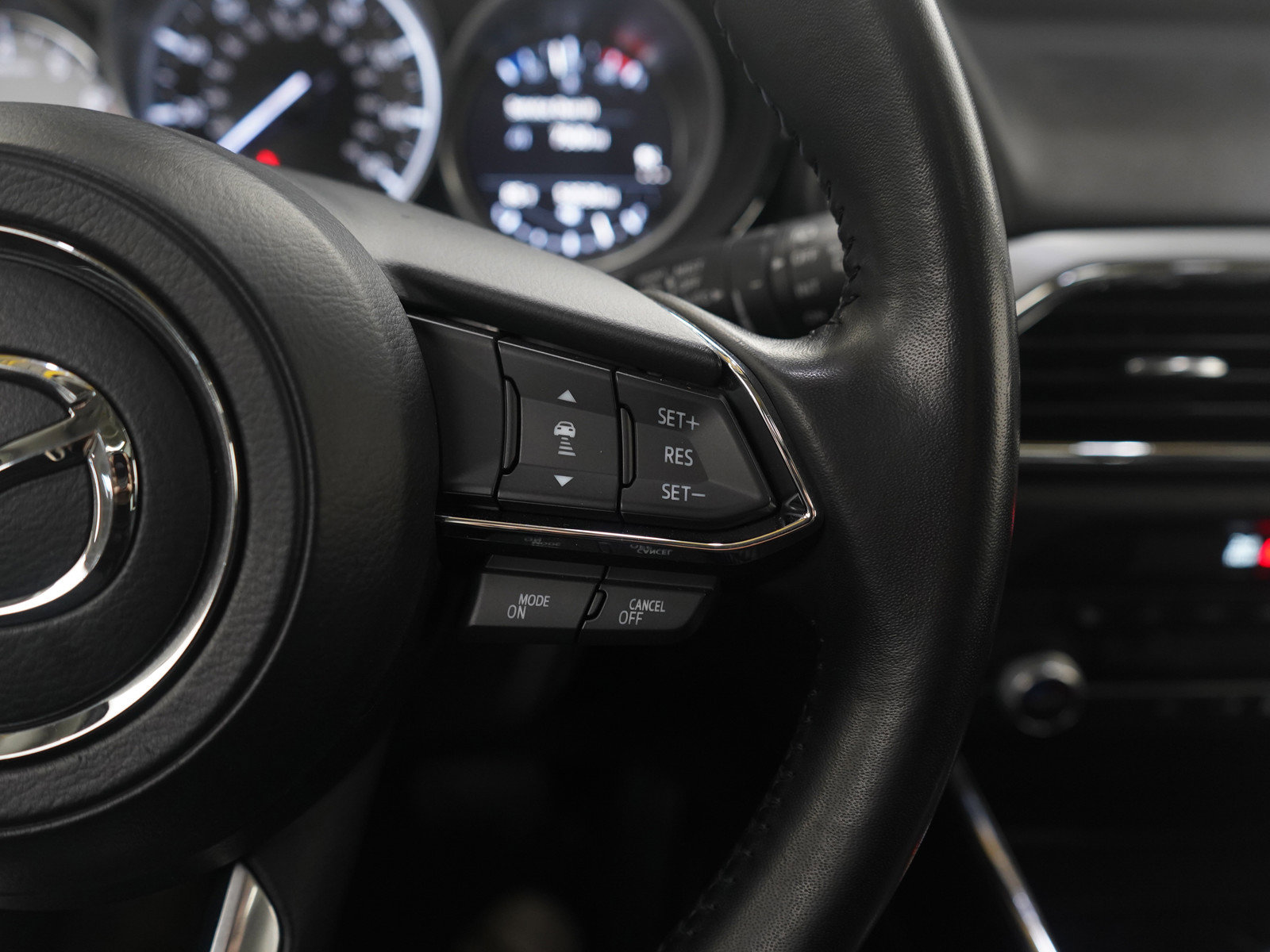 Used 2023 MAZDA CX-9 Touring image 29