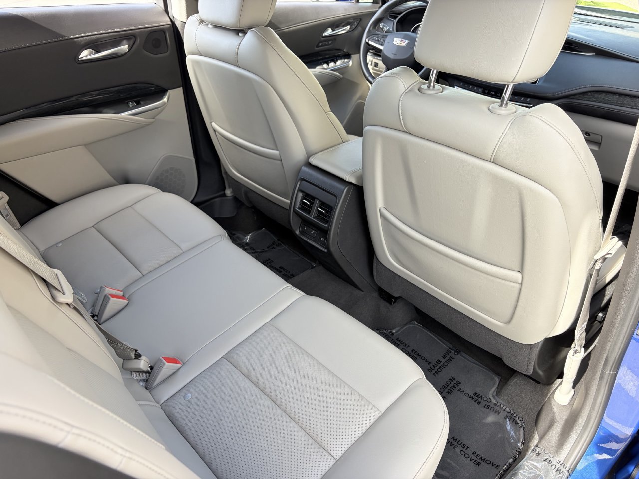Used 2021 Cadillac XT4 Premium Luxury FWD image 13