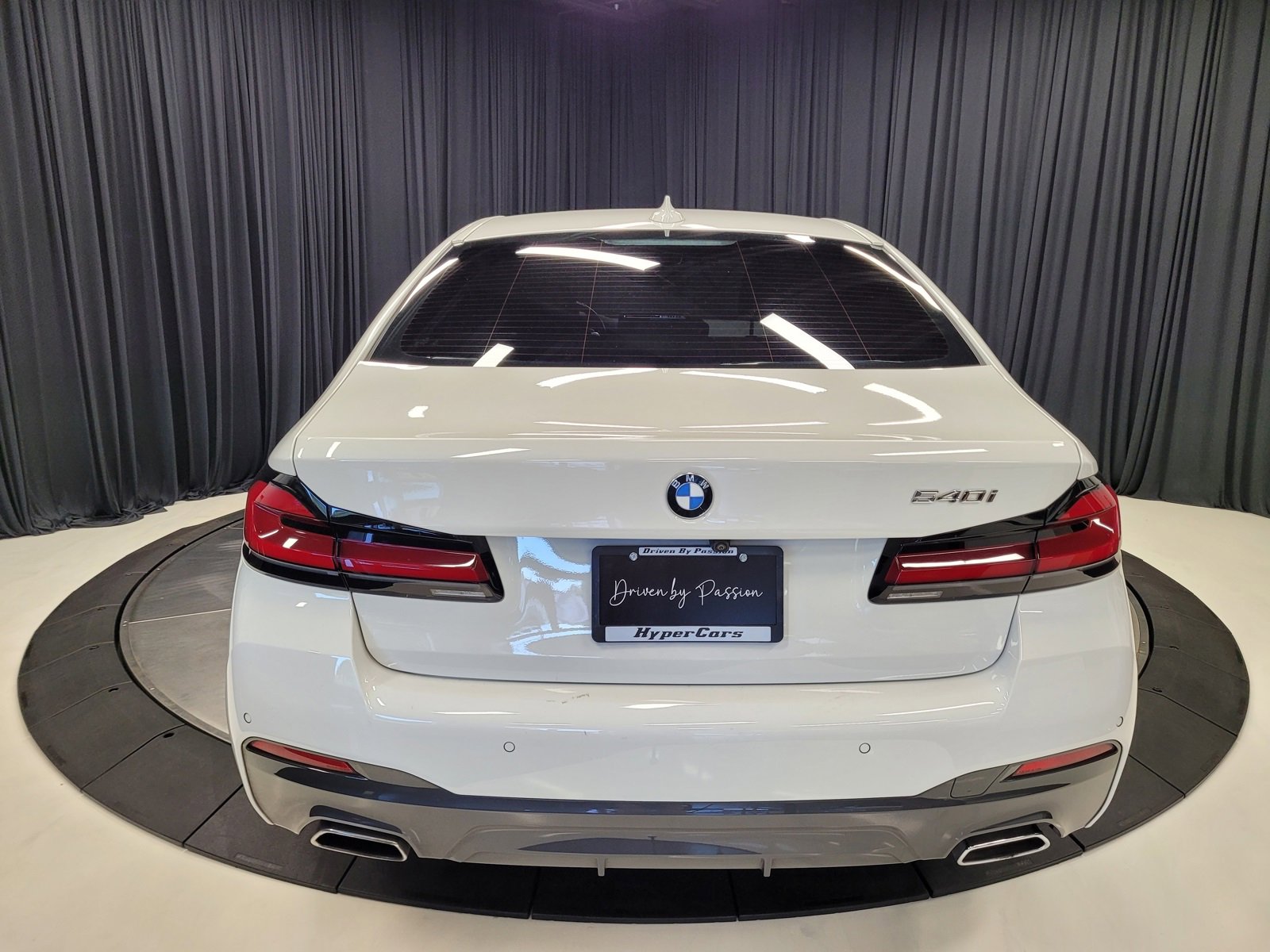 Used 2021 BMW 540i w/ M Sport Package image 10