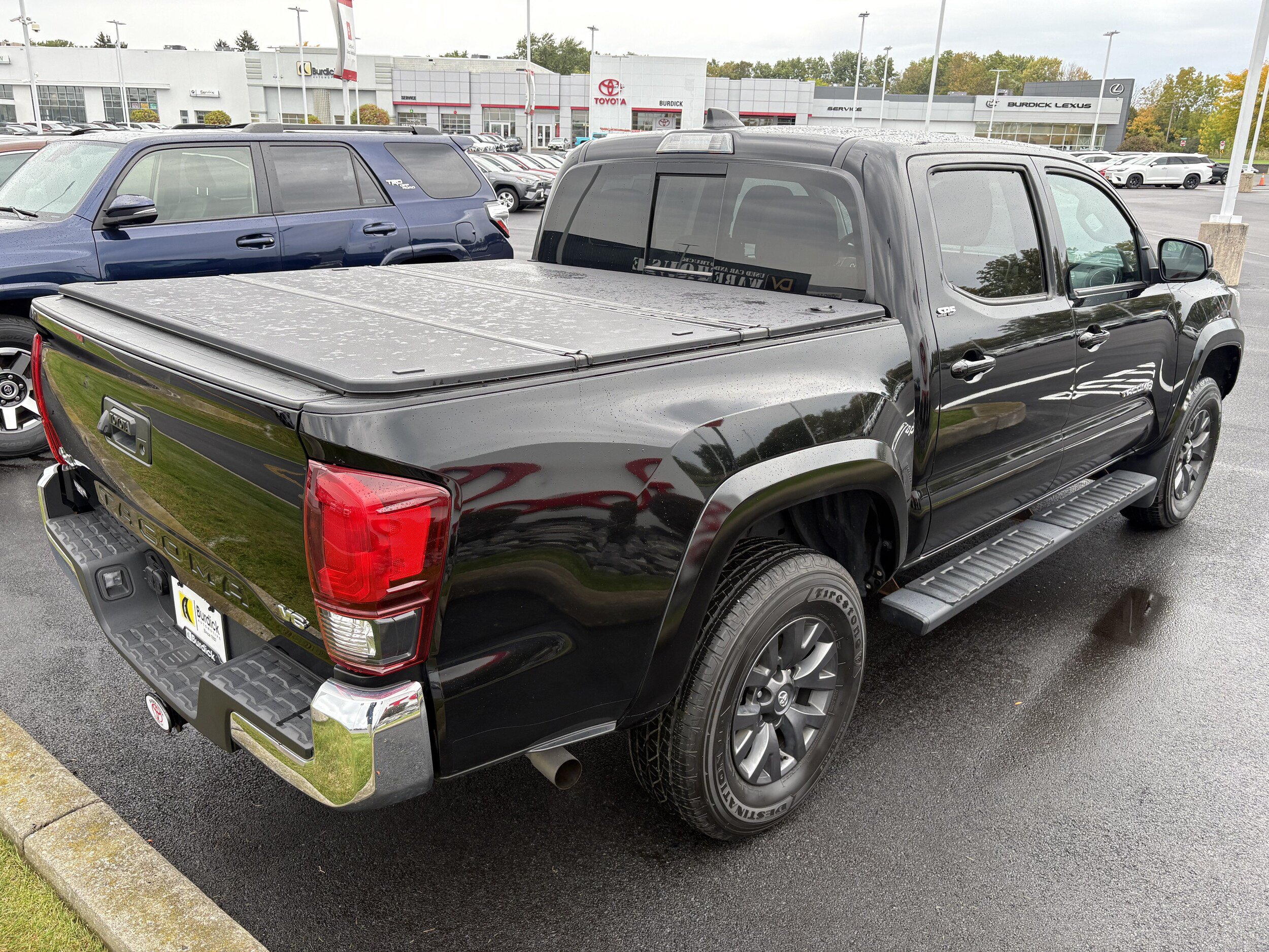 Certified 2023 Toyota Tacoma SR5 AWD/4WD image 5