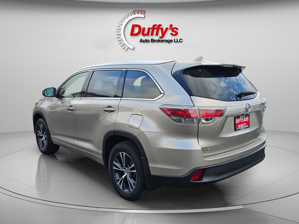 Used 2016 Toyota Highlander XLE image 17