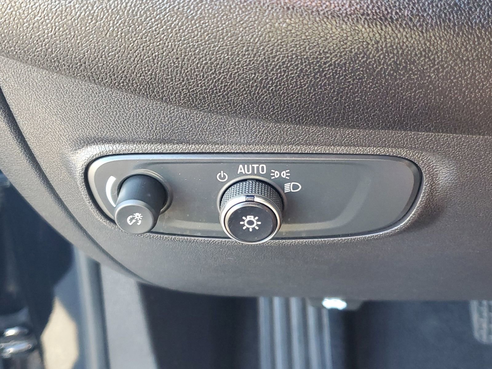 Used 2024 Chevrolet Equinox LT FWD image 30