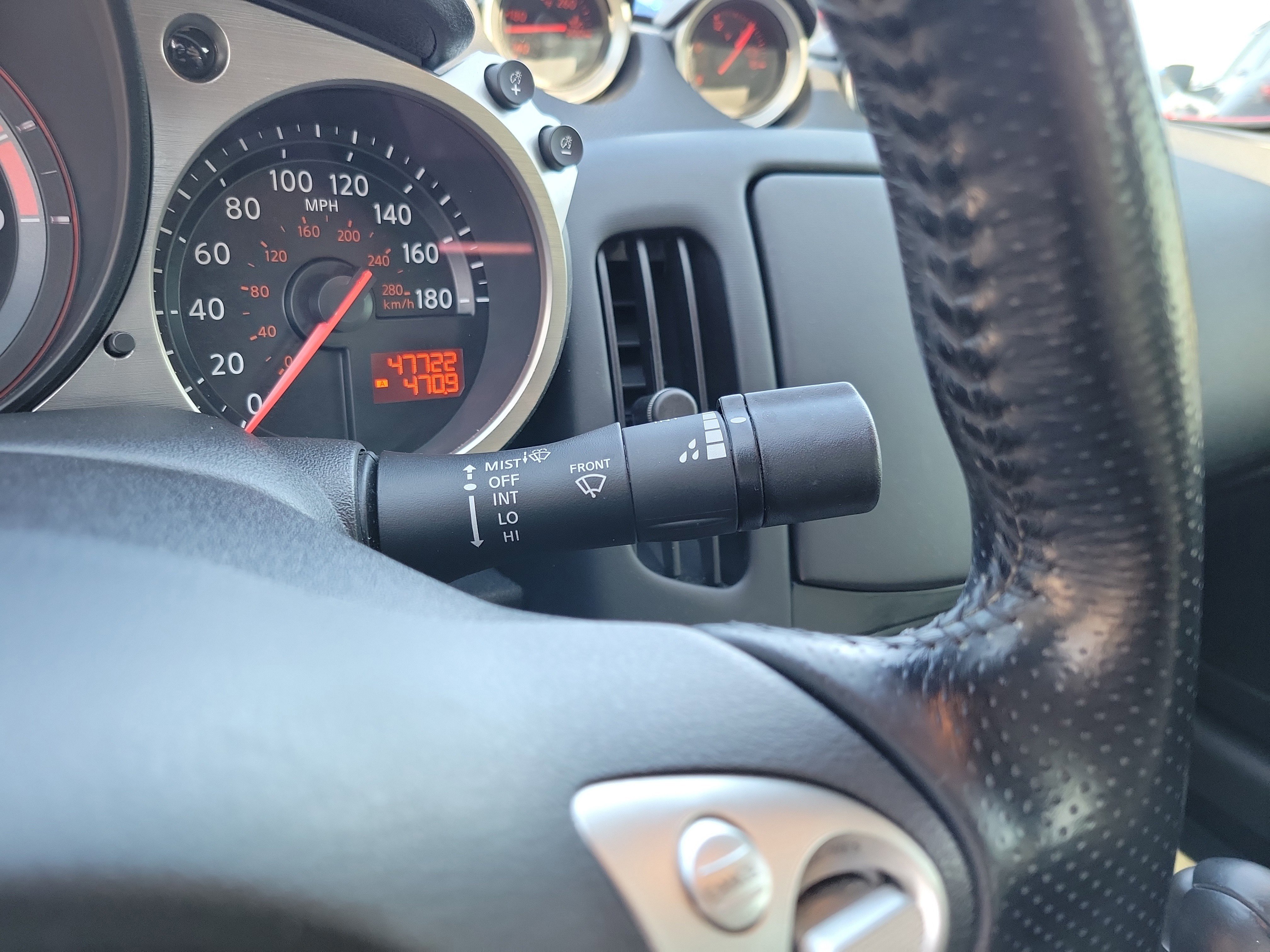 Used 2016 Nissan 370Z Coupe image 14