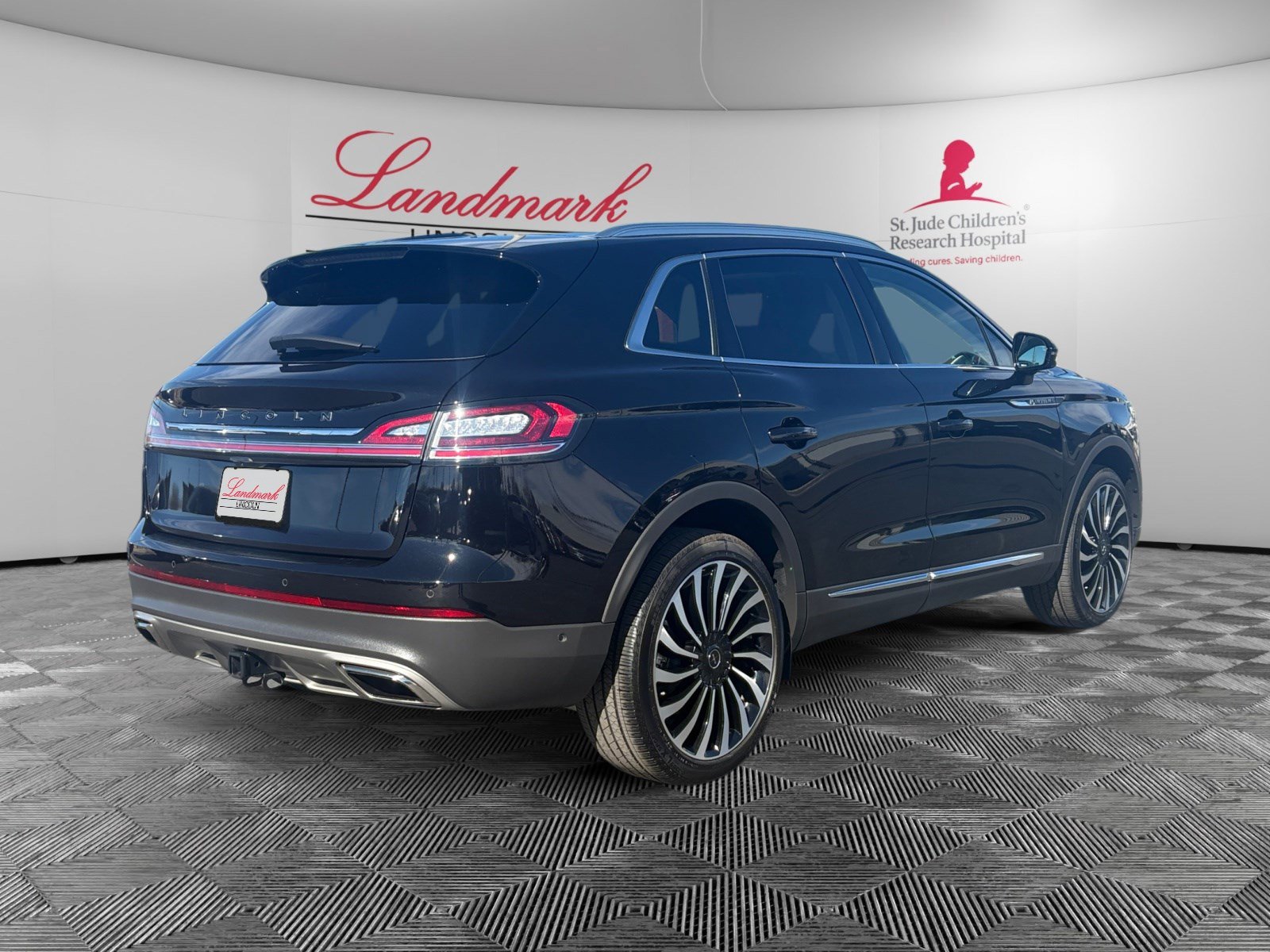 Certified 2023 Lincoln Nautilus Black Label w/ Class II Trailer Tow Package image 5