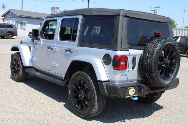 Used 2023 Jeep Wrangler Unlimited Sahara w/ Cold Weather Group AWD/4WD image 6