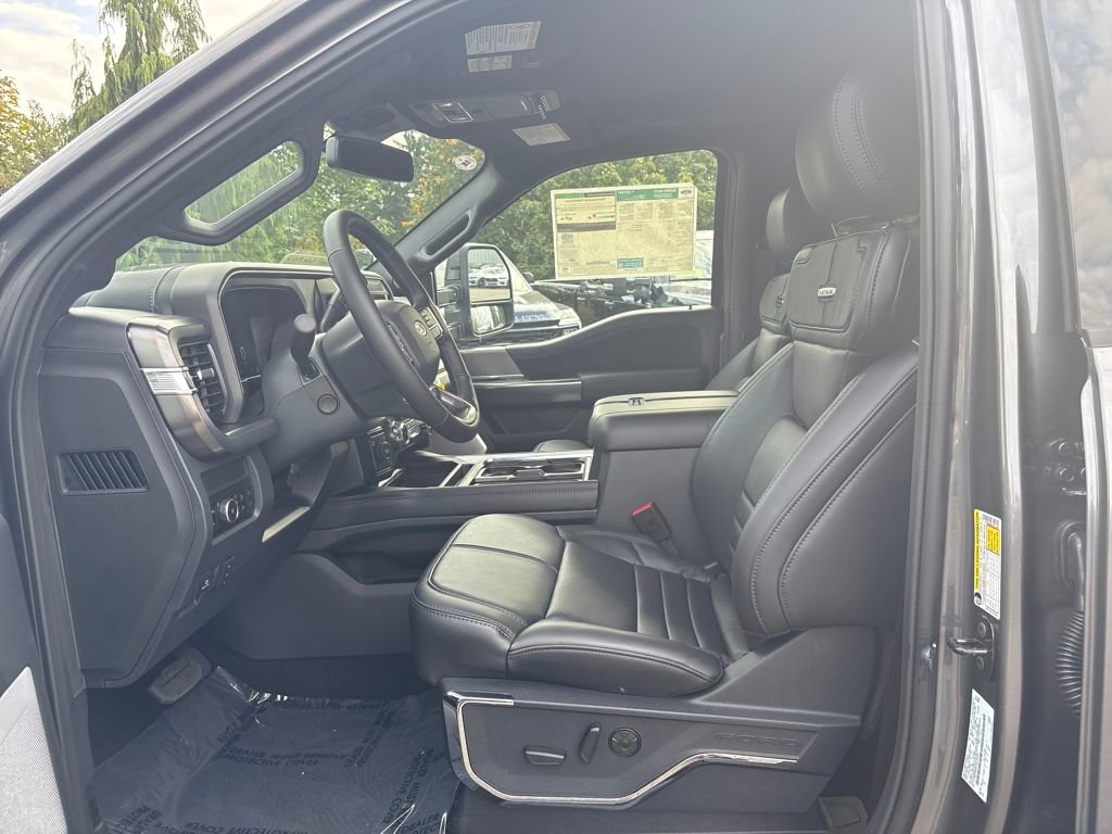 New 2026 Ford F450 Platinum w/ FX4 Off-Road Package image 13