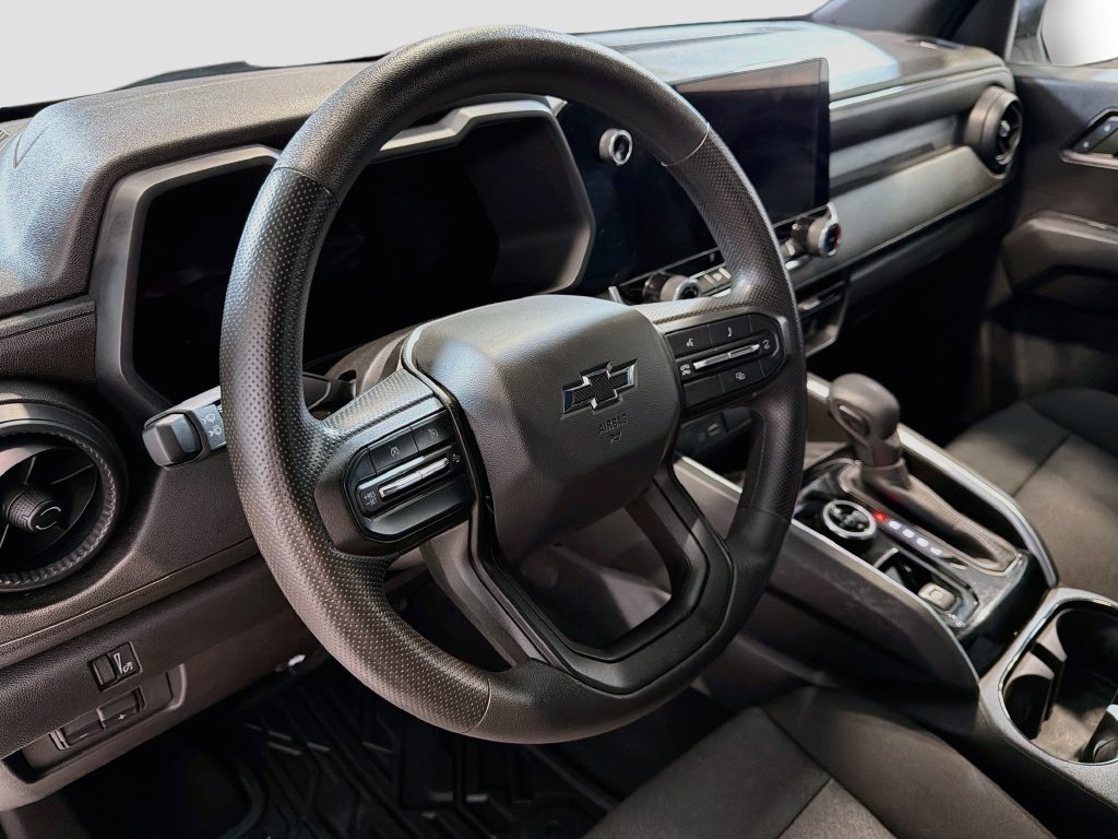 Used 2024 Chevrolet Colorado Trail Boss w/ Advanced Trailering Package AWD/4WD image 11