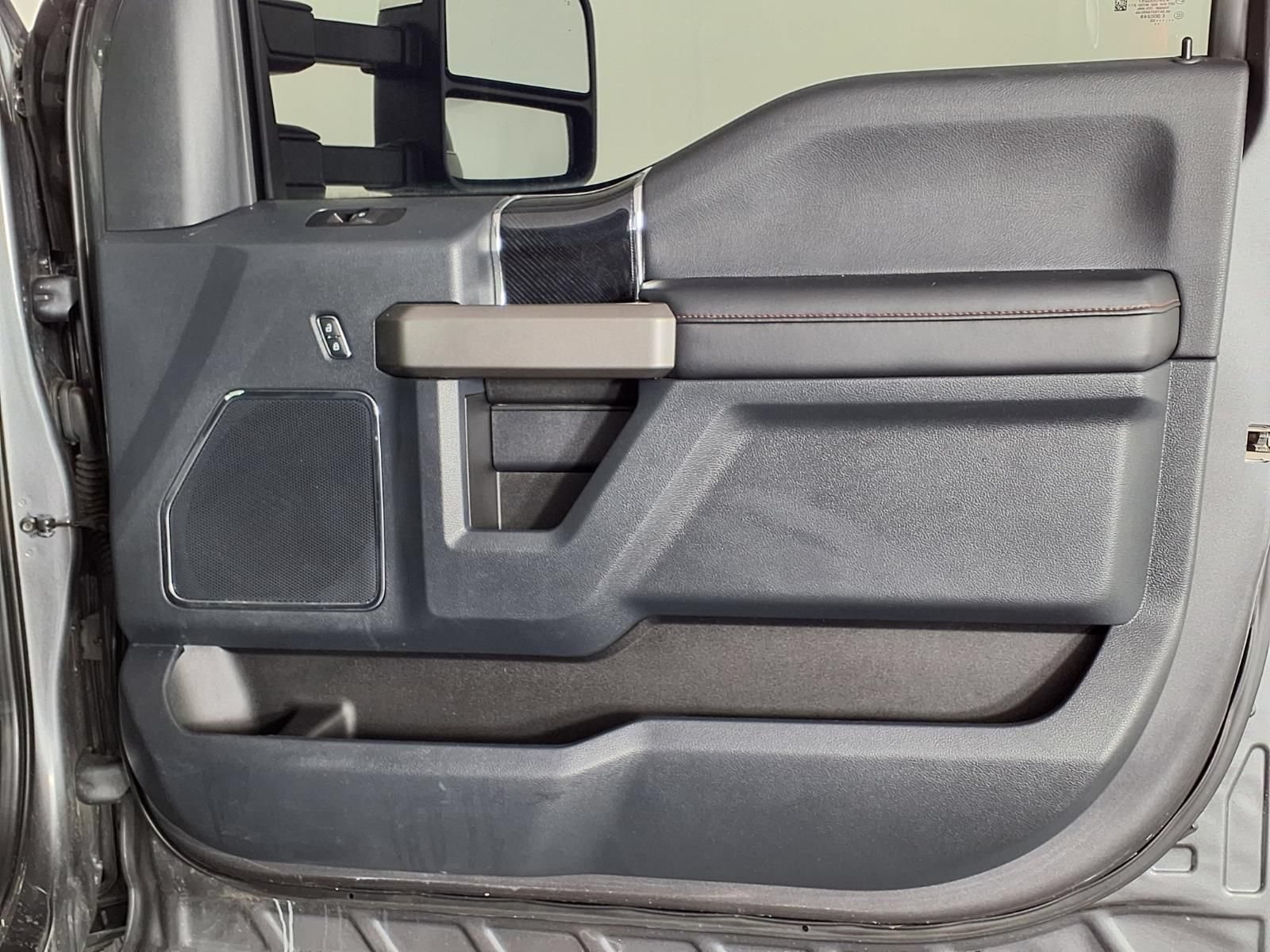 Used 2022 Ford F250 Platinum AWD/4WD image 8