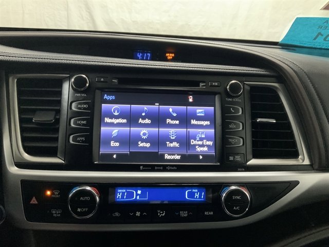 Used 2017 Toyota Highlander XLE AWD/4WD image 30