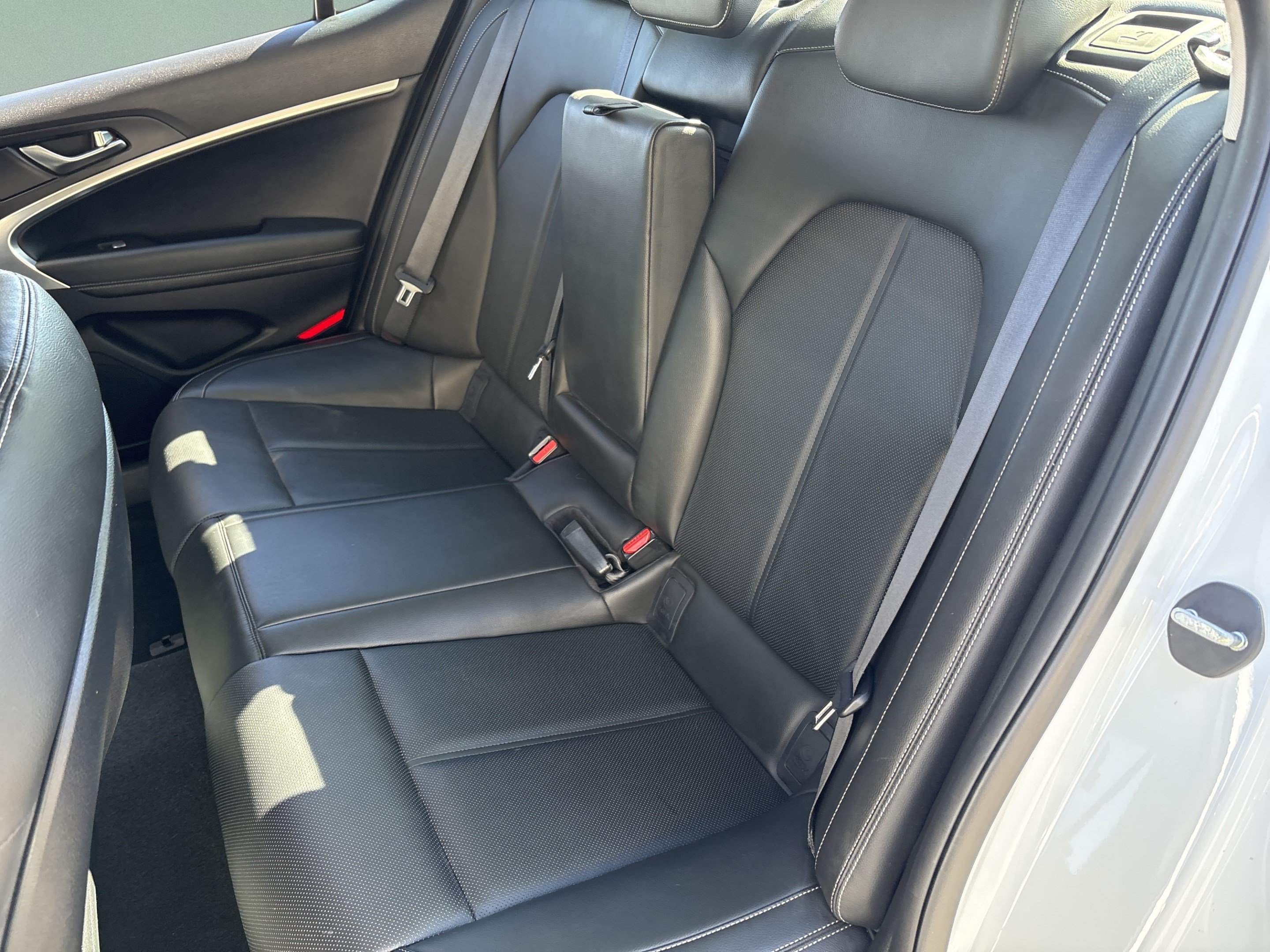 Used 2020 Genesis G70 2.0T RWD image 25