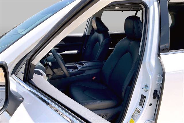 Certified 2024 Toyota Grand Highlander XLE FWD image 8