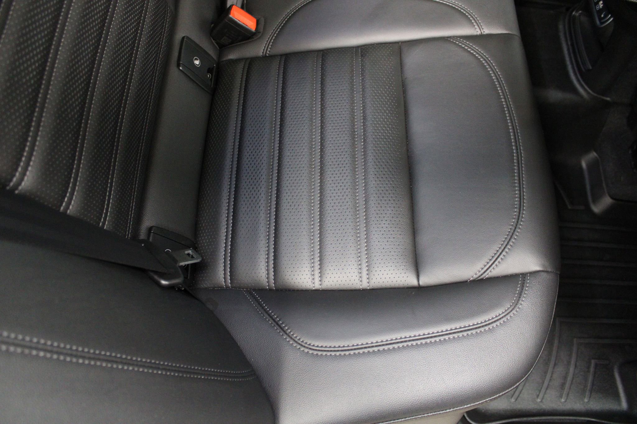 Used 2022 Alfa Romeo Stelvio Veloce AWD/4WD image 29