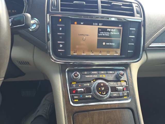 Used 2019 Lincoln Continental Select FWD image 17