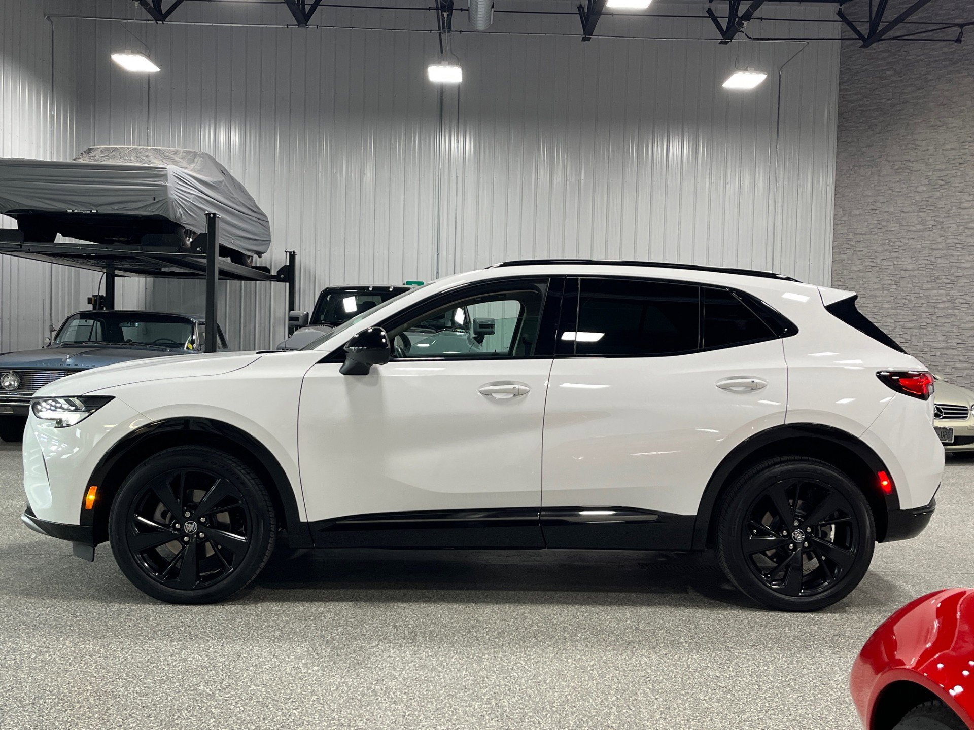 Certified 2022 Buick Envision Essence w/ Technology Package I image 2