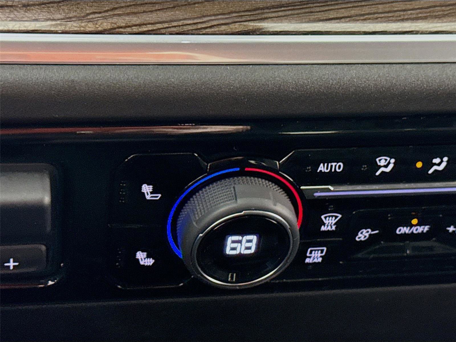 Used 2025 Chevrolet Silverado 1500 LT image 14