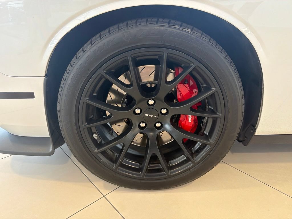 Used 2015 Dodge Challenger SRT Hellcat RWD image 10