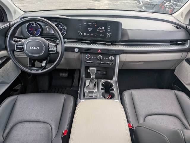 Used 2024 Kia Carnival LX FWD image 15