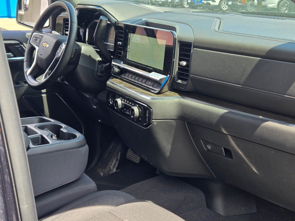Certified 2024 Chevrolet Silverado 1500 LT AWD/4WD image 9