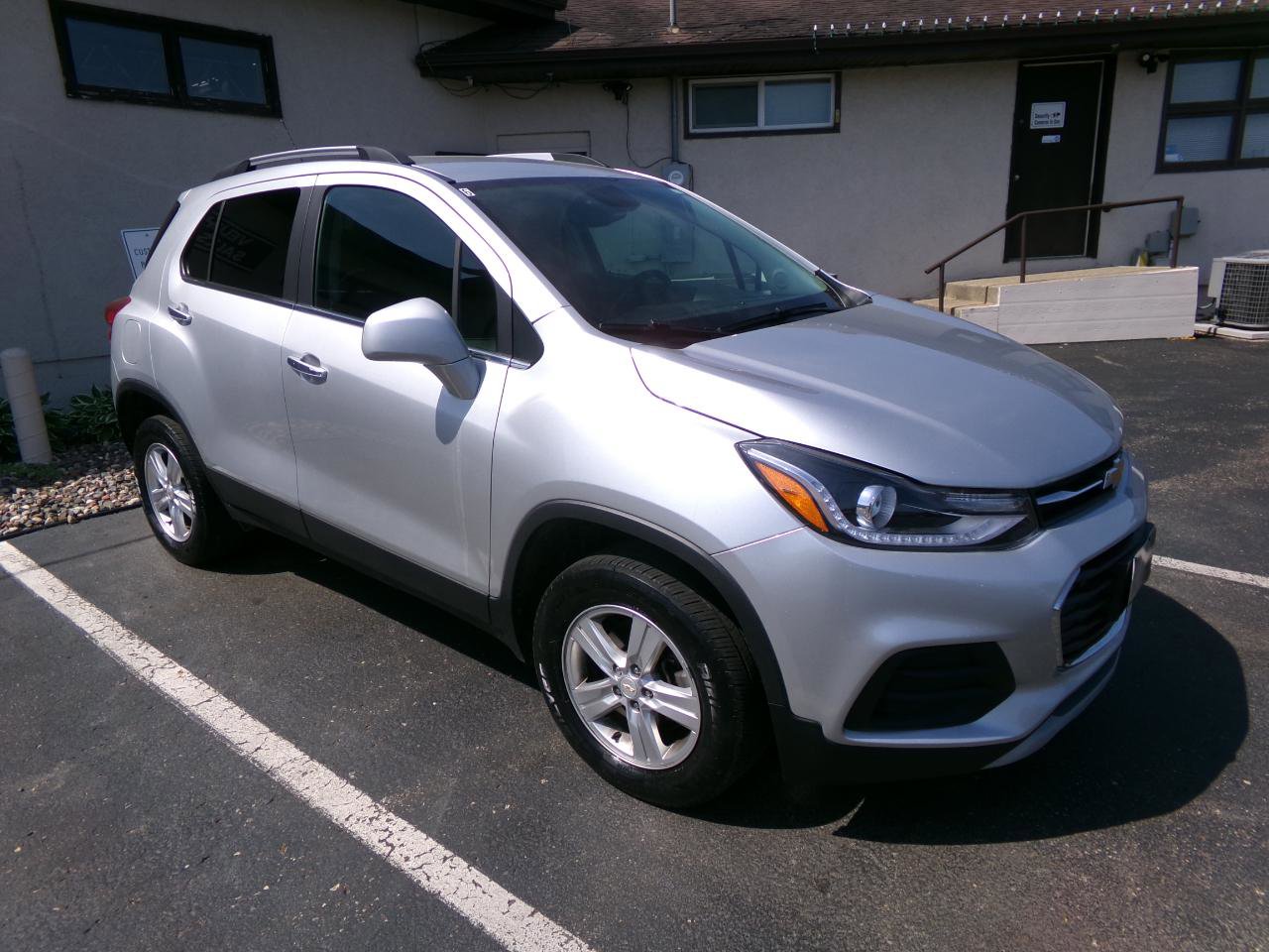Used 2019 Chevrolet Trax LT w/ LT Convenience Package AWD/4WD image 1