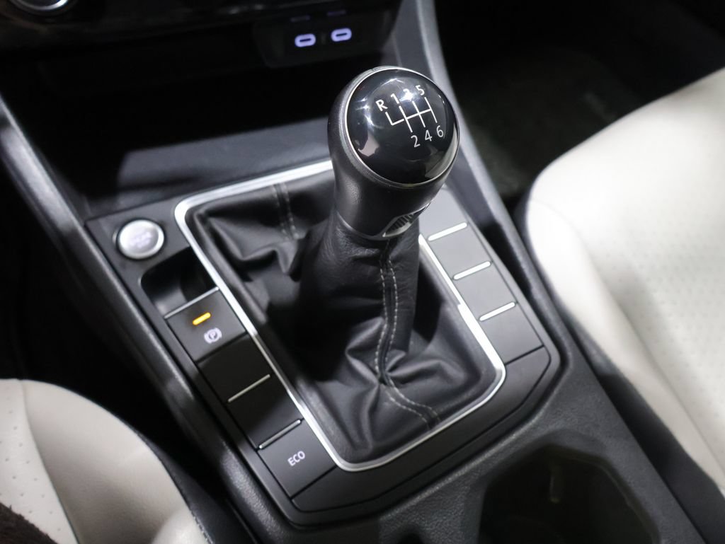 Used 2020 Volkswagen Jetta R-Line w/ R-Line Cold Weather Package FWD image 30