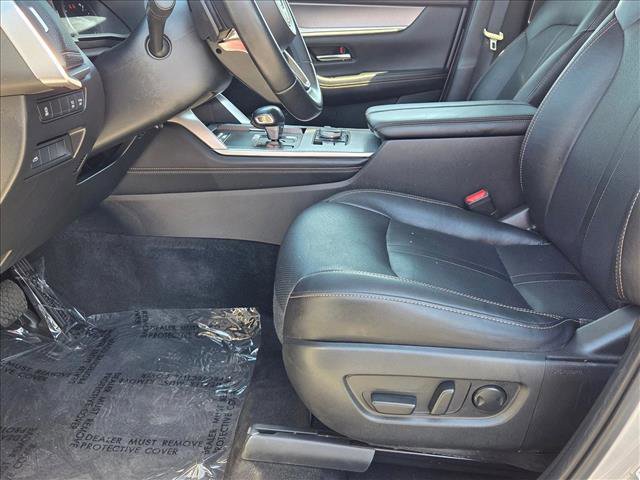 Used 2024 MAZDA CX-90 3.3 Turbo w/ Preferred Plus image 16