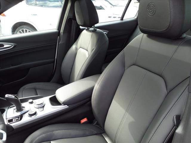 Used 2024 Alfa Romeo Giulia Ti AWD/4WD image 13