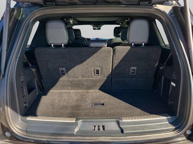 Used 2024 Lincoln Navigator Premiere AWD/4WD image 9
