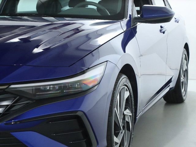 Certified 2024 Hyundai Elantra SEL w/ Convenience Package image 4