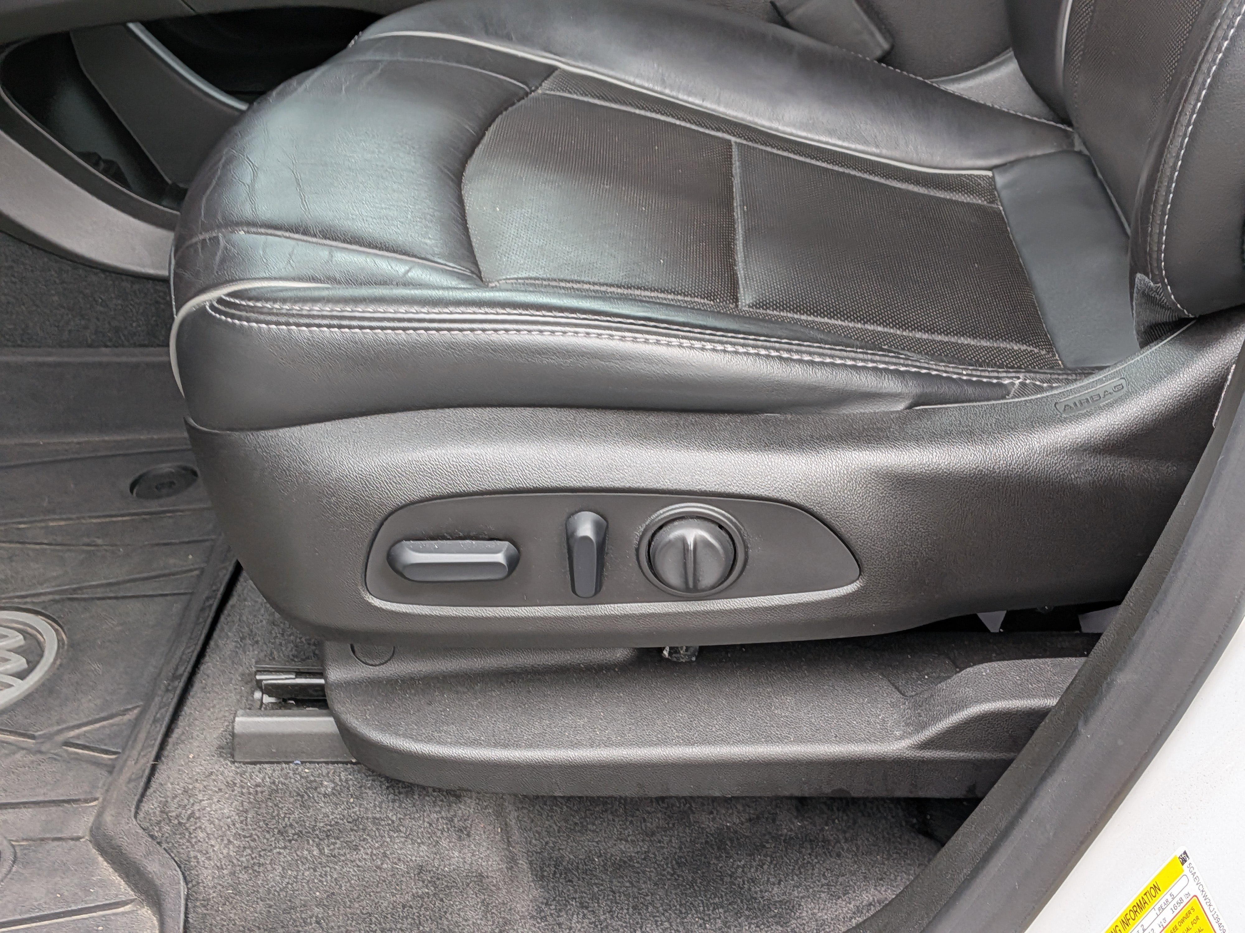 Used 2019 Buick Enclave Avenir w/ Avenir Technology Package AWD/4WD image 13