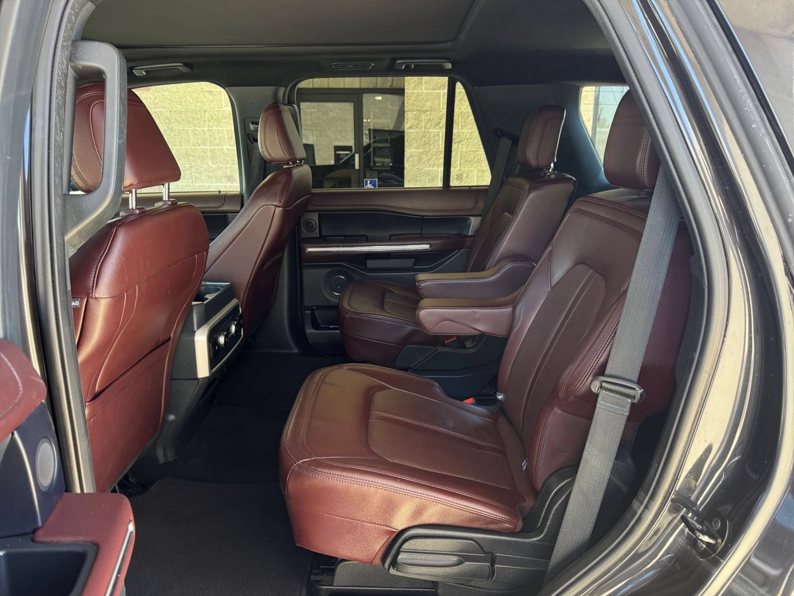 Used 2024 Ford Expedition Limited AWD/4WD image 28