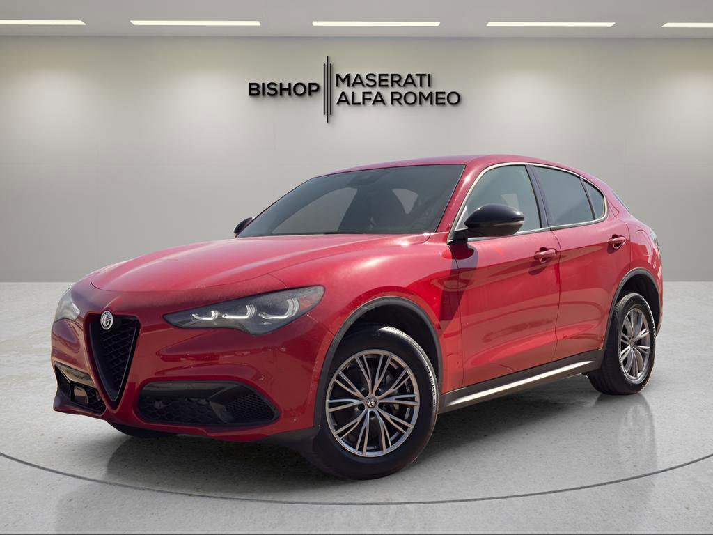 Used 2024 Alfa Romeo Stelvio Sprint image 4