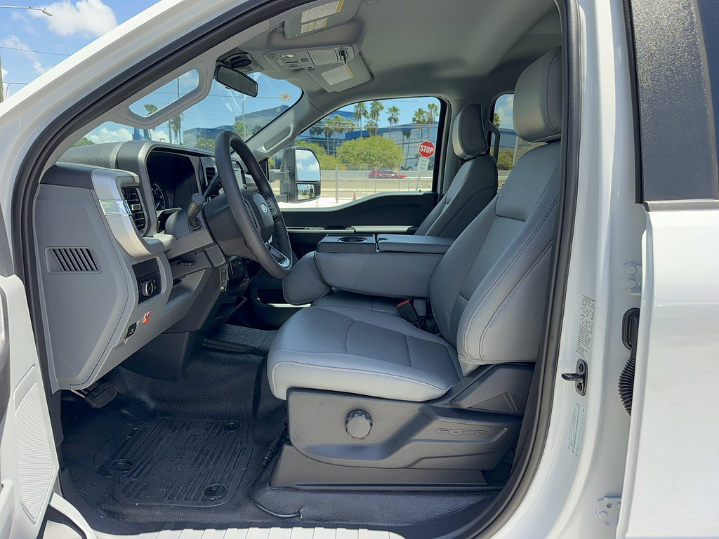 New 2026 Ford F550 4x4 Crew Cab image 19