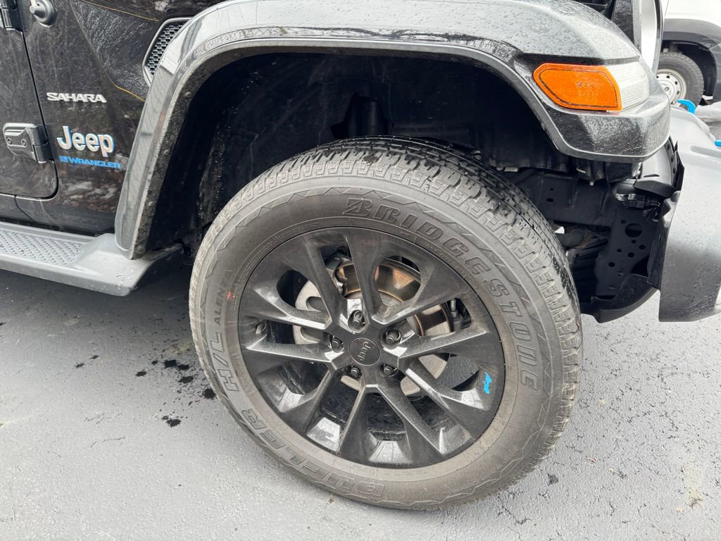 Used 2023 Jeep Wrangler Unlimited Sahara w/ Cold Weather Group image 9