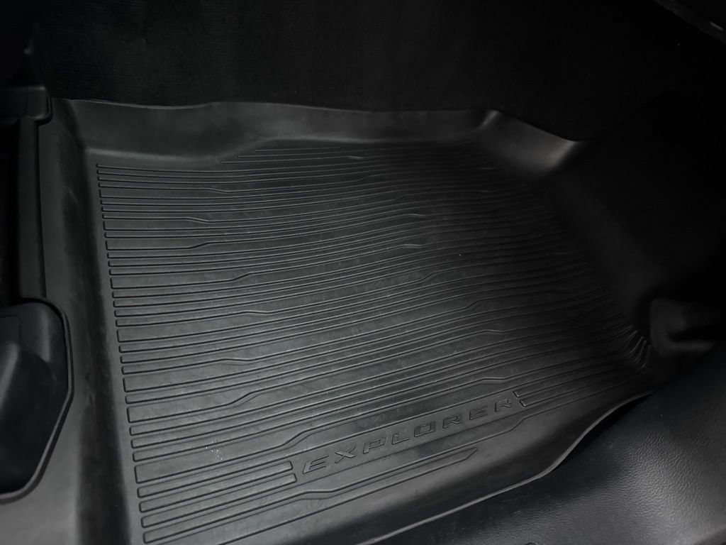 Used 2022 Ford Explorer XLT image 52