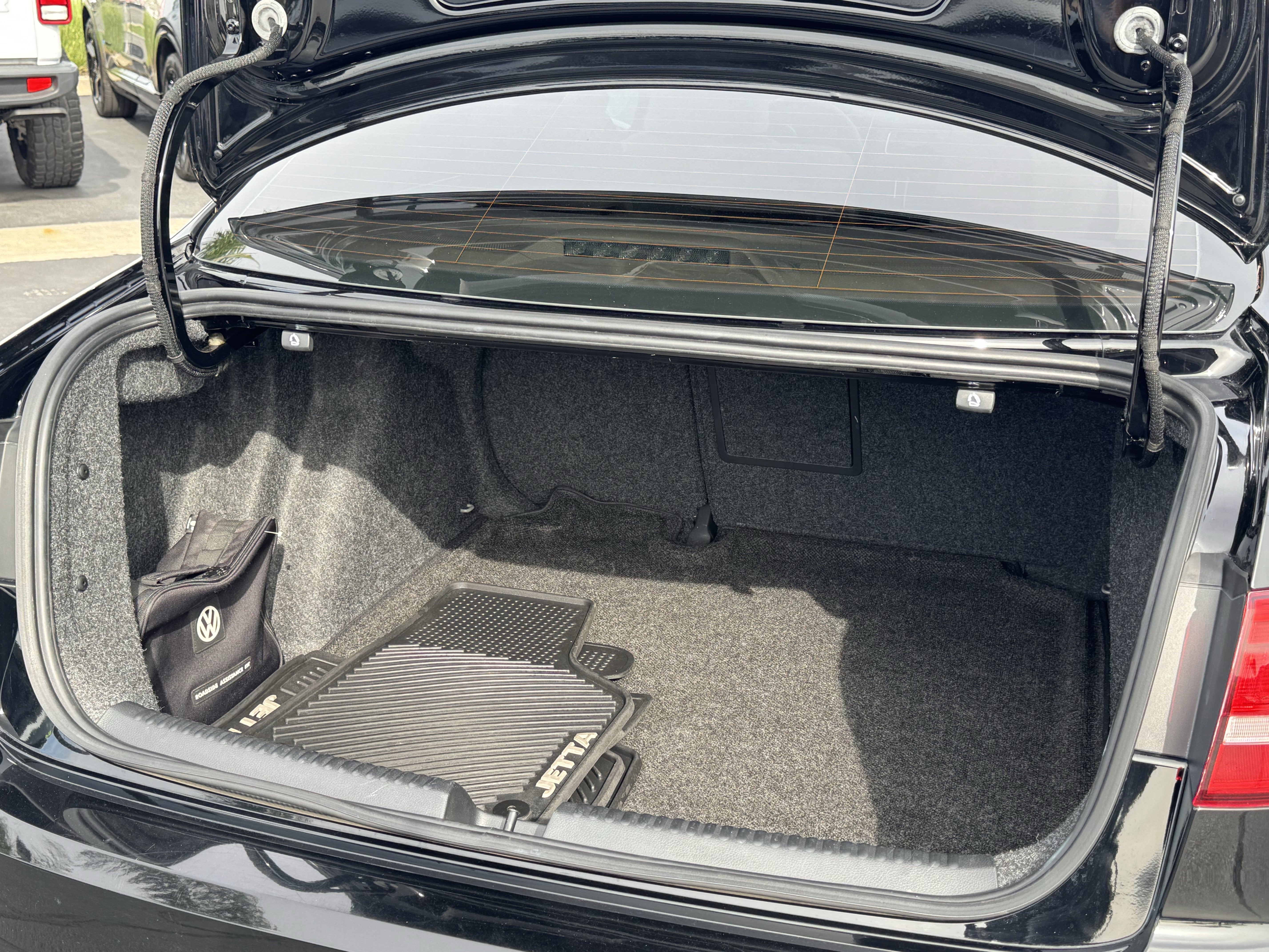 Used 2015 Volkswagen Jetta SE image 36