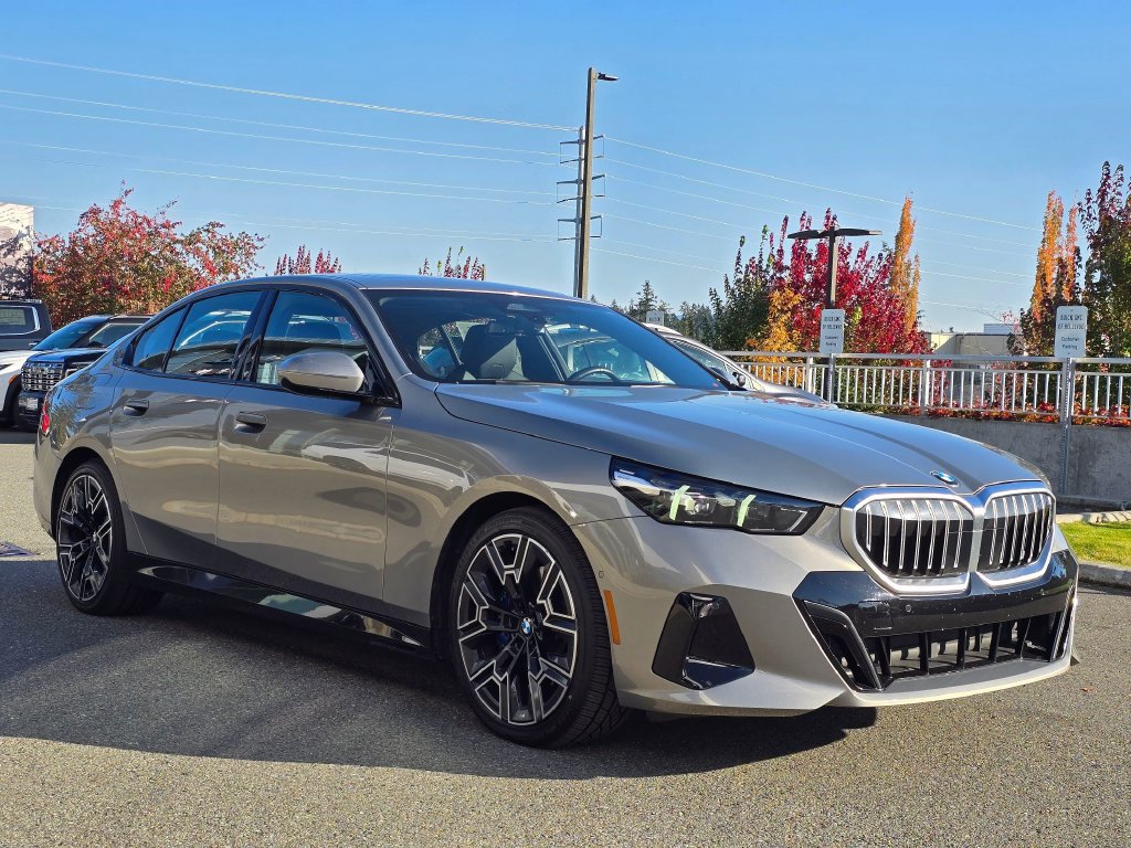 Used 2024 BMW 530i w/ M Sport Package RWD image 7