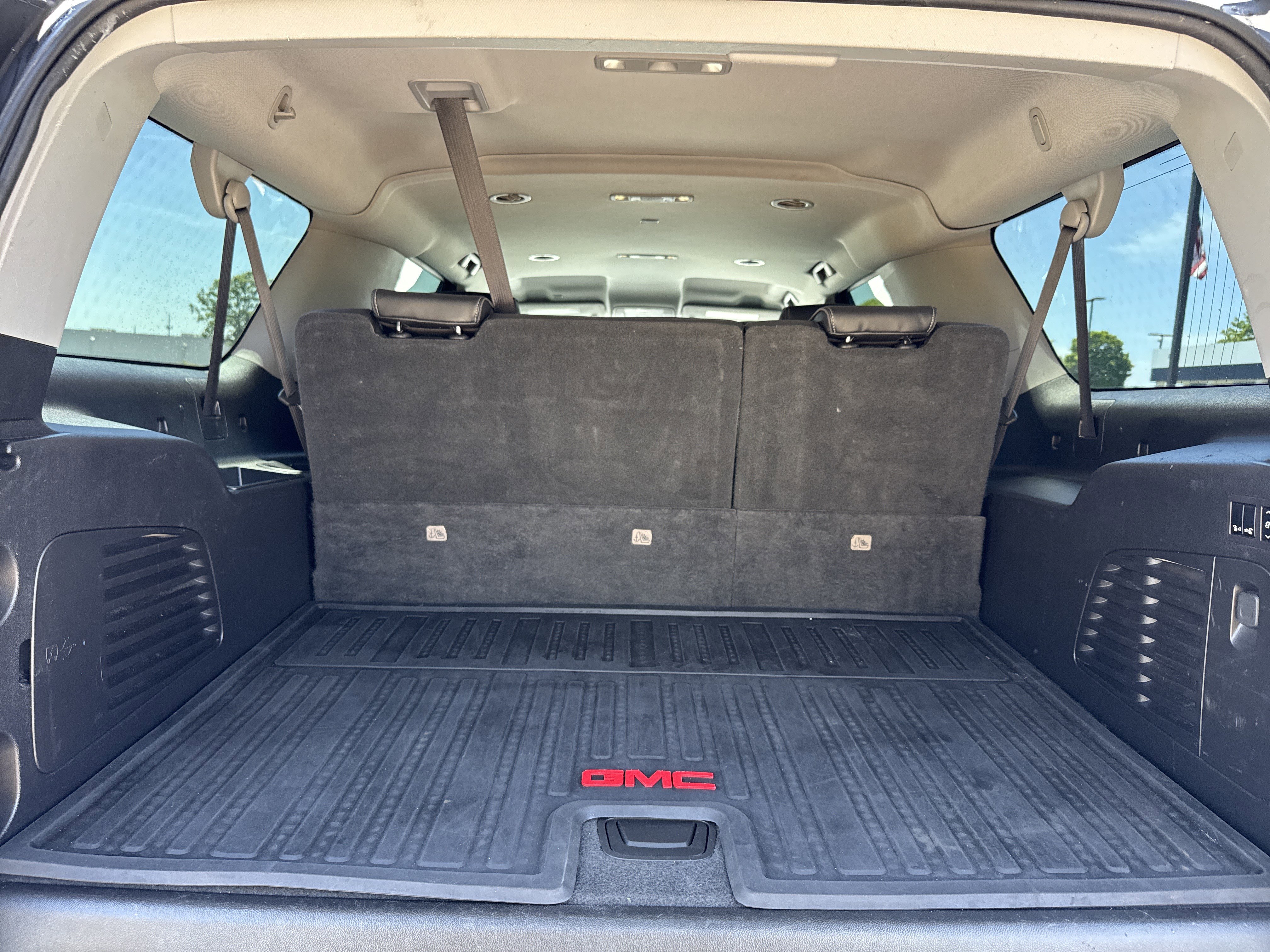 Used 2018 GMC Yukon XL Denali RWD image 35