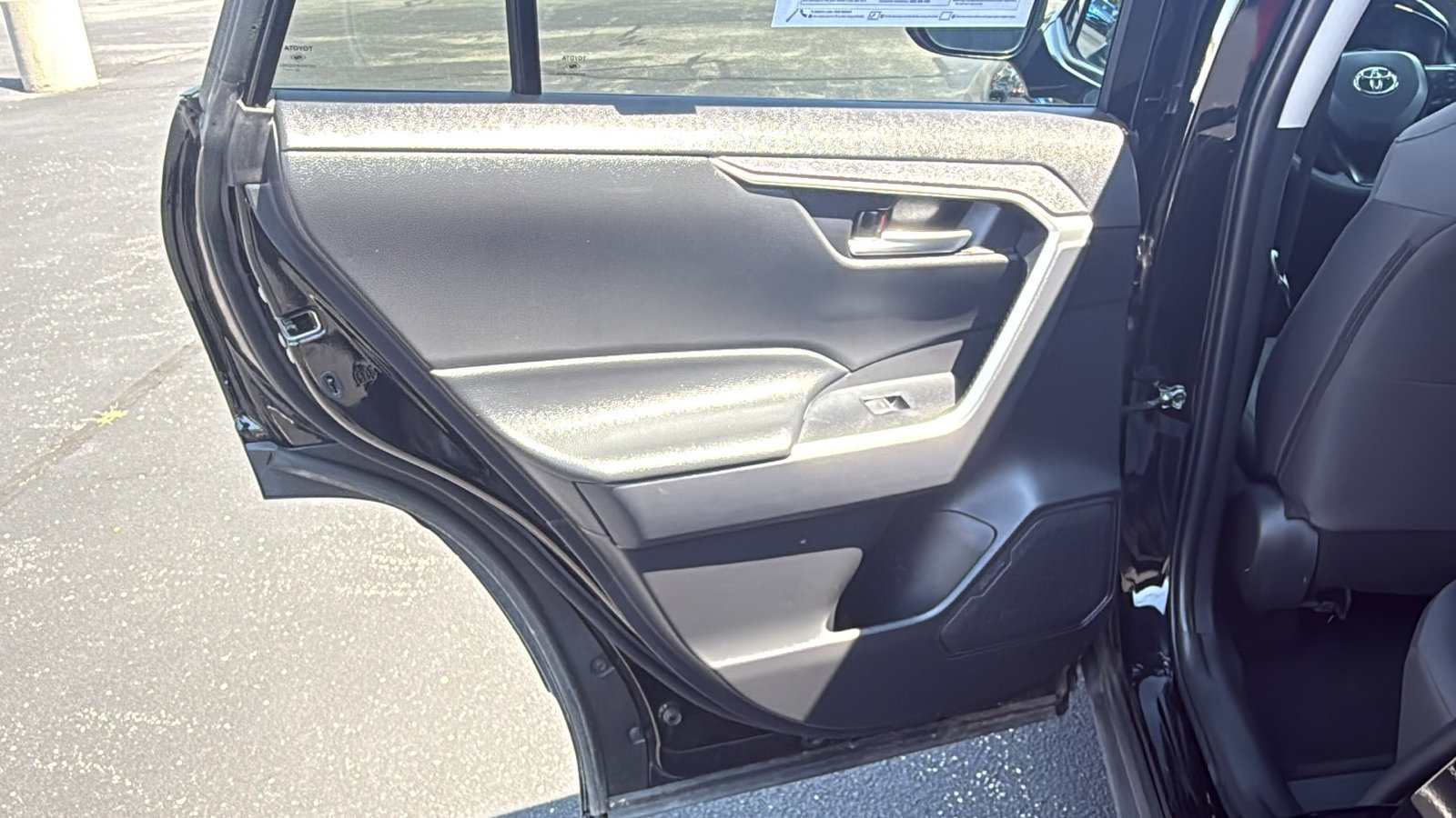 Certified 2025 Toyota RAV4 XLE AWD/4WD image 17