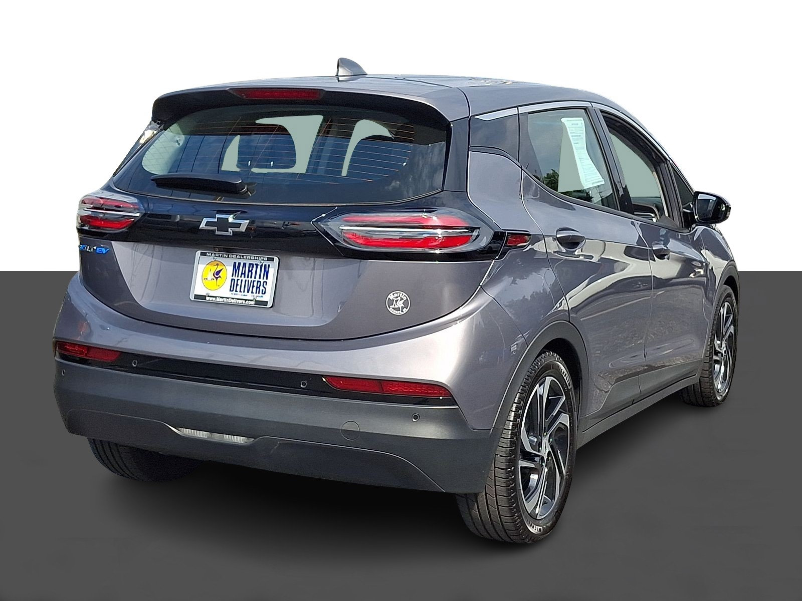 Used 2023 Chevrolet Bolt LT w/ Infotainment Package FWD image 6