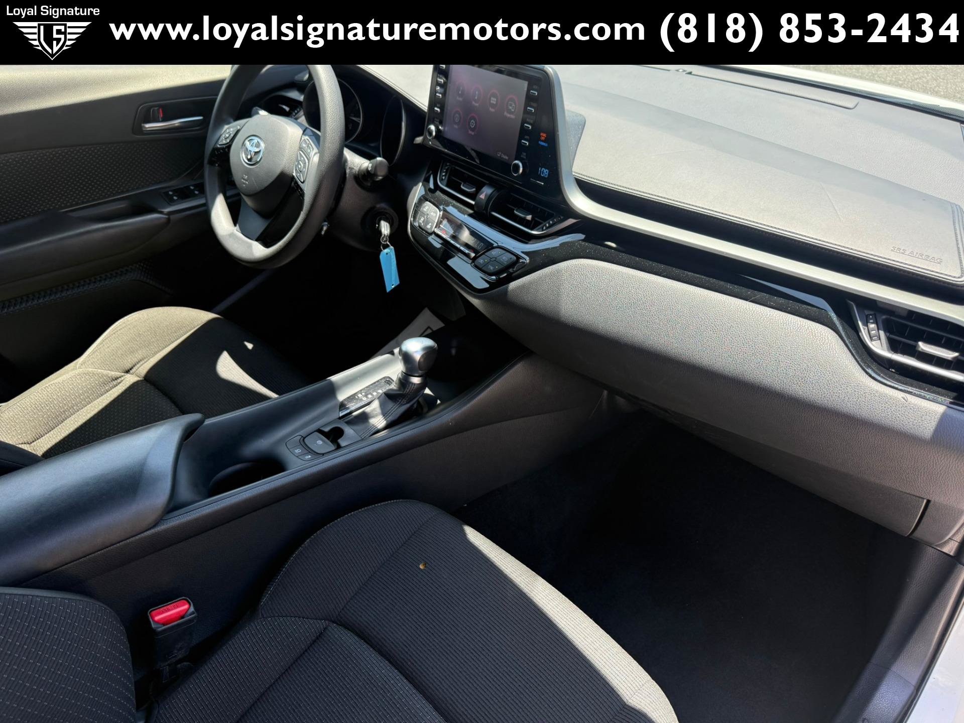 Used 2019 Toyota C-HR LE FWD image 27