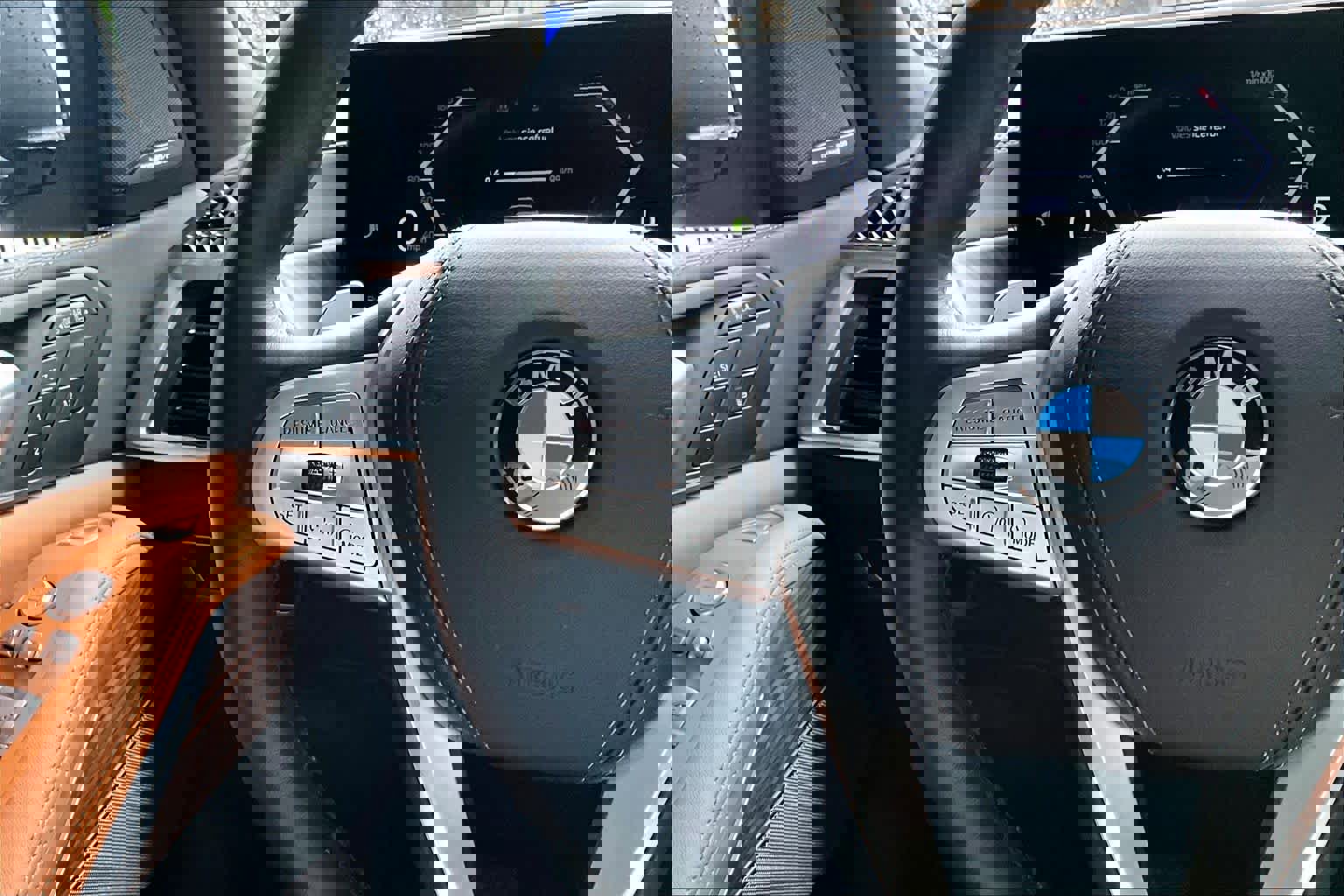 Used 2025 BMW X7 xDrive40i AWD/4WD image 23