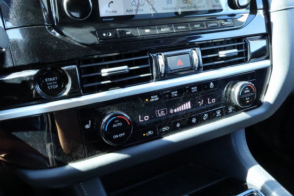 Used 2025 Nissan Pathfinder SL image 14