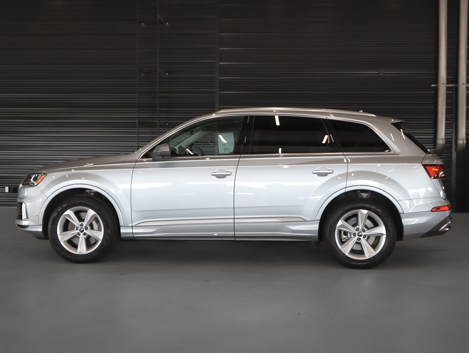 Used 2023 Audi Q7 3.0T Premium image 13