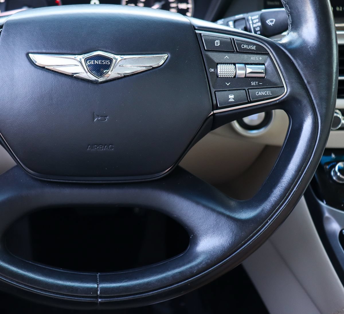 Used 2017 Genesis G90 3.3T Premium RWD image 59