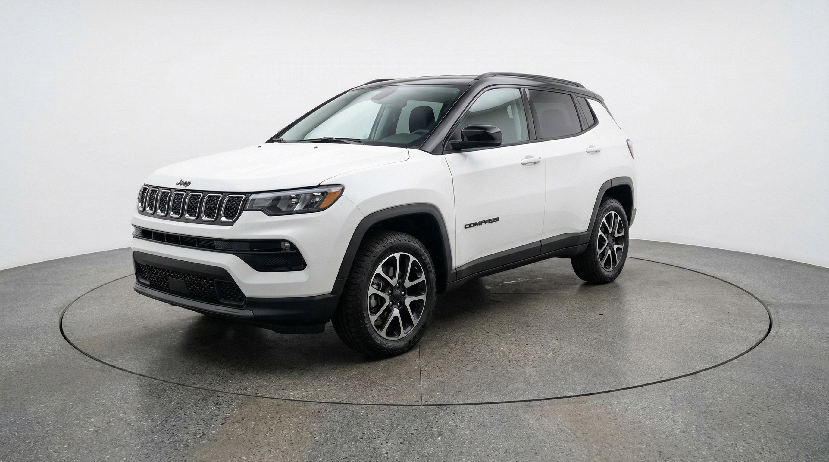 Used 2025 Jeep Compass Trailhawk image 3