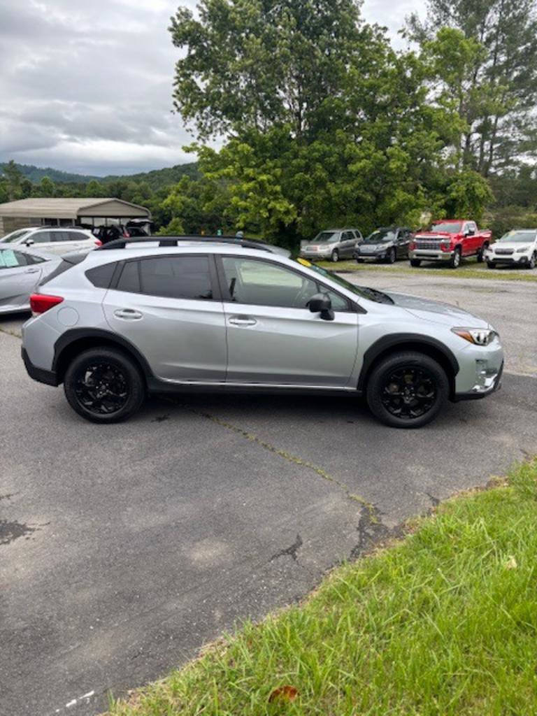 Used 2023 Subaru Crosstrek 2.0i image 3