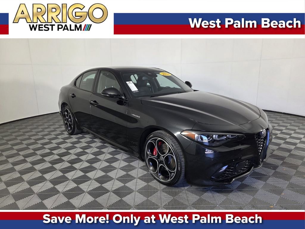 Used 2024 Alfa Romeo Giulia Veloce image 1