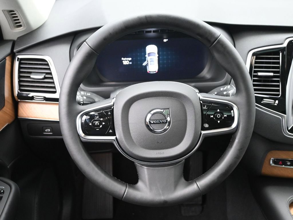 New 2025 Volvo XC90 B6 Plus w/ Protection Package Premier image 18